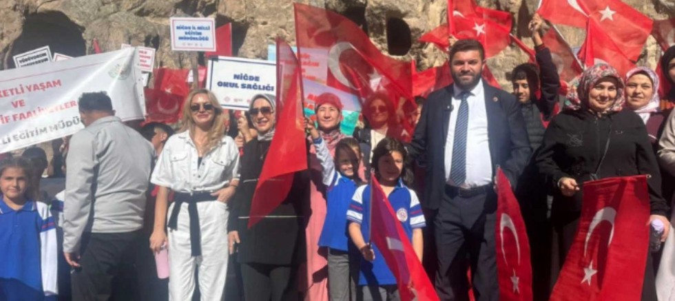 GÜMÜŞLER’DE SAĞLIKLI YAŞAM İÇİN YÜRÜYÜŞ