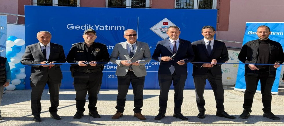 GEDİK YATIRIM İLÇEMİZDE BİR OKULA KÜTÜPHANE AÇTI