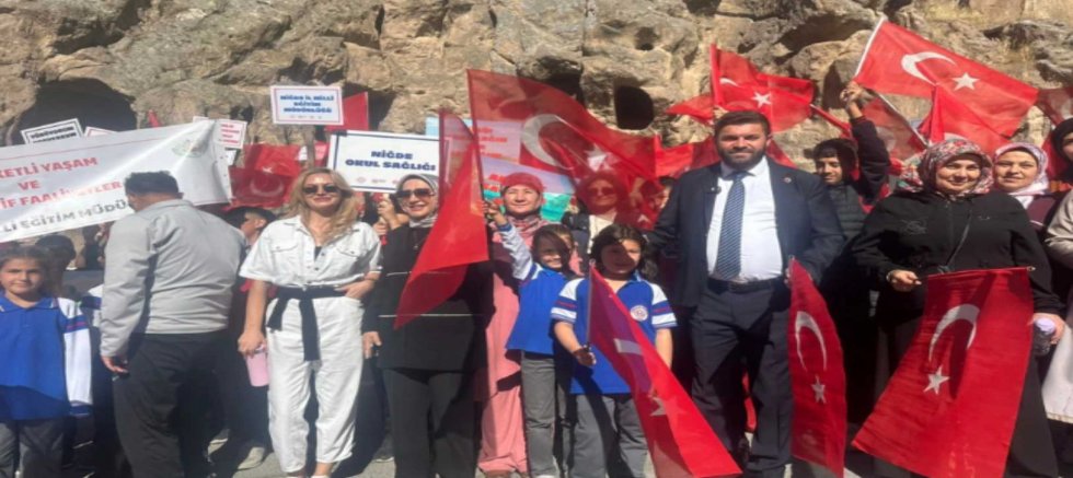 GÜMÜŞLER’DE SAĞLIKLI YAŞAM İÇİN YÜRÜYÜŞ