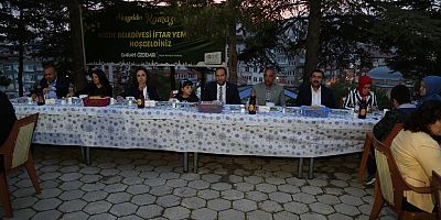 BELEDİYE MECLİS ÜYELERİ BİR ARADA İFTAR YAPTI