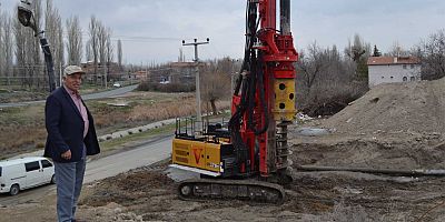 BOR’DA İLK KEZ FORE KAZIK YÖNTEMİYLE BİNA İNŞA EDİLİYOR