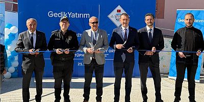 GEDİK YATIRIM İLÇEMİZDE BİR OKULA KÜTÜPHANE AÇTI