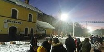  Hava Soğuk Bekleme Salonu Karanlık