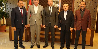 HİZMET-İŞ'TEN BELEDİYE BAŞKANI ÖZDEMİR'E ZİYARET