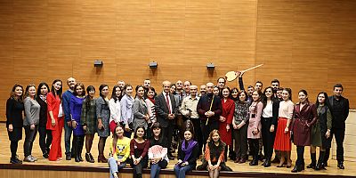 İlk Kazak Öğrenci Grubu Üniversitede