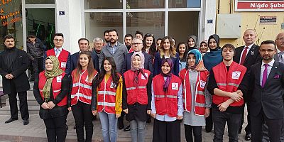 Kızılay'dan Öğrencilere Kıyafet Yardımı