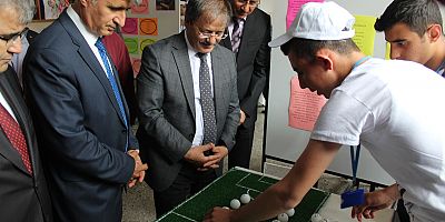 Lise Öğrencilerinin Bilim Fuarı Beğeni Topladı