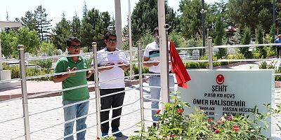 Ömer Halisdemir’in Kabrinde Ziyaretçi Yoğunluğu Yaşanıyor