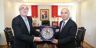 PROF. DR. ANTONİ BUKALUK REKTÖR KAR’I ZİYARET ETTİ