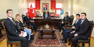 Rektör Kar Öğrenci Konseyi Temsilcilerini Kabul Etti