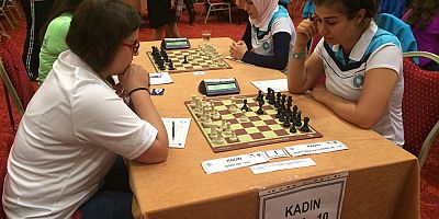 Satranç Kulübü Öğrencileri Şampiyonada