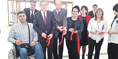 Şizofreni Hastası Kadınlardan Ebru Sergisi