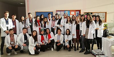 Üniversitede Öğretim Teknolojileri Materyal Tasarım Sergisi Düzenlendi