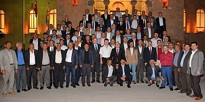 Vali Şimşek İftarda Muhtarlarla Buluştu