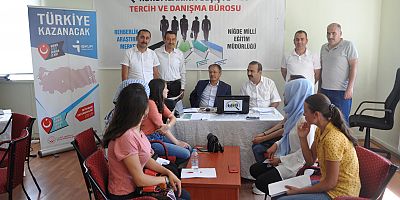 YAŞAR’DAN YKS TERCİH DANIŞMA BÜROSUNA ZİYARET